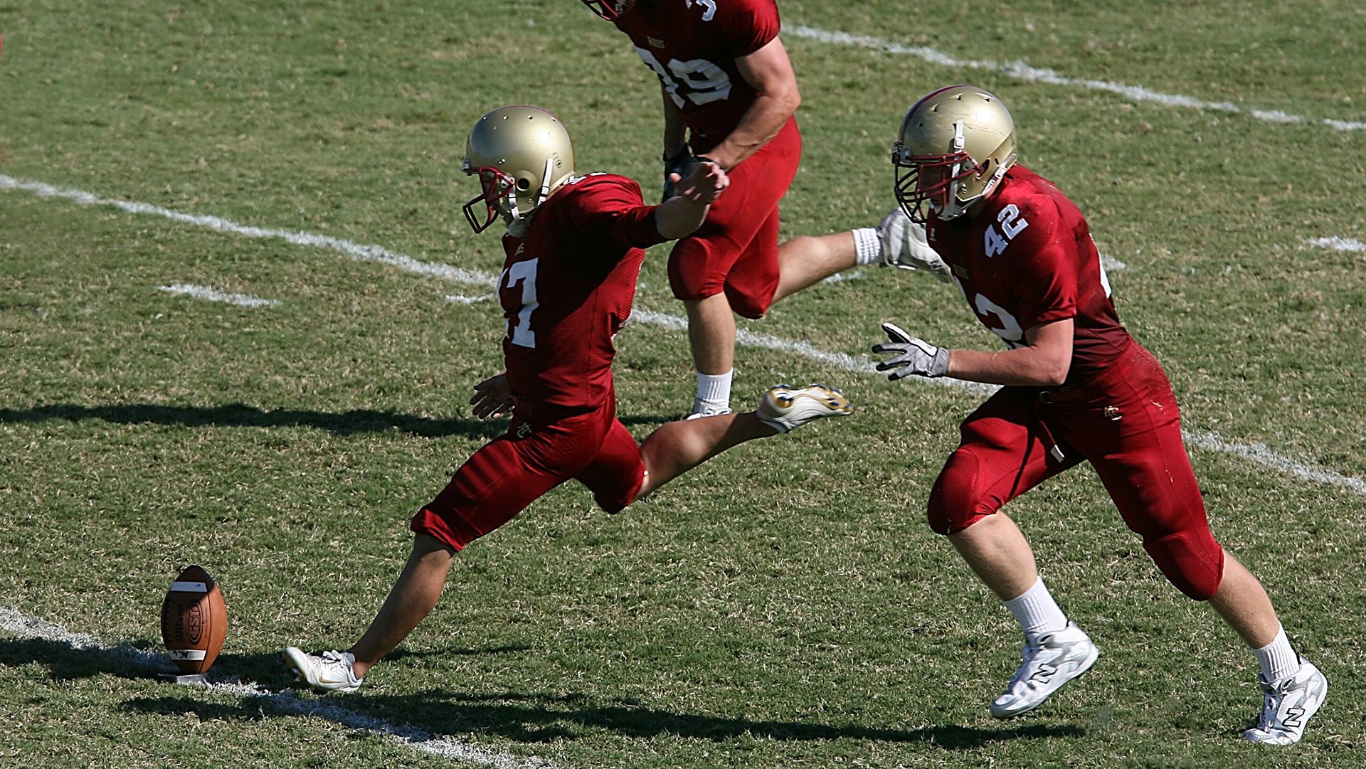 门将与中后卫之间传球次数是否影响推进节奏流畅度,后卫给守门员传球